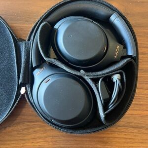 Sony Black Over-Ear Noise Cancelling Headphones with Case